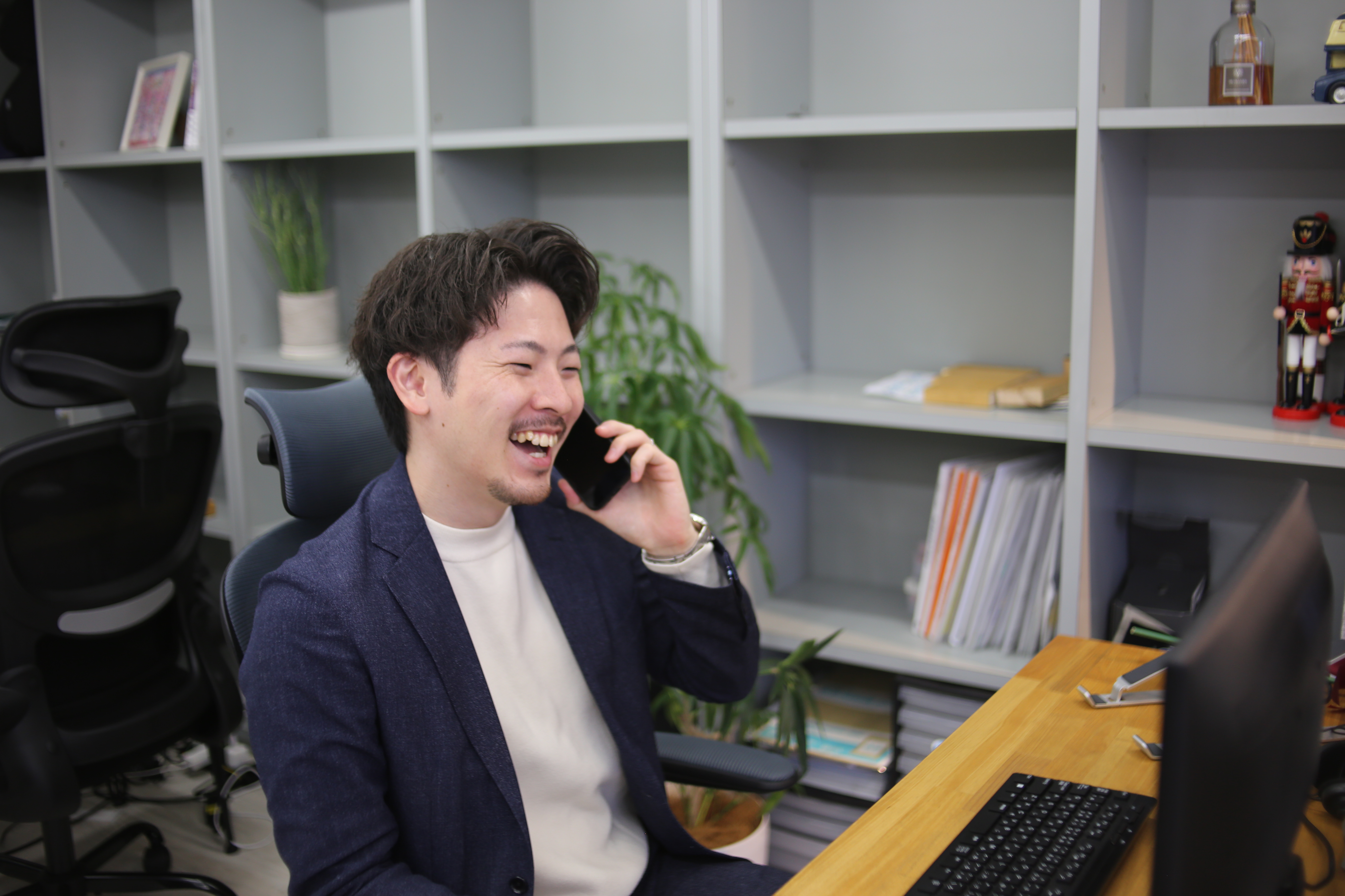 優秀な営業人材が集まらない採用活動の課題を表現した写真