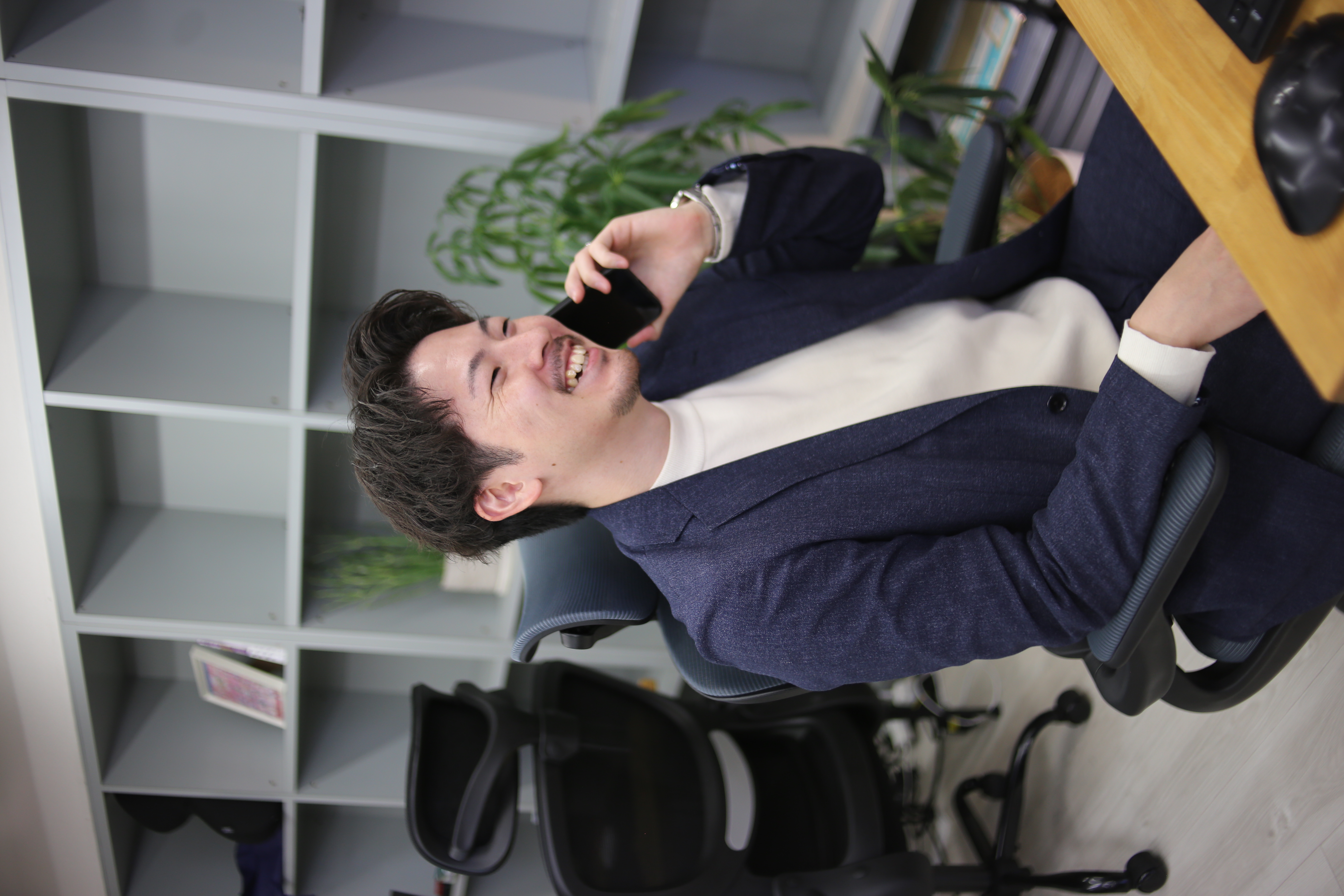 採用に時間とコストがかかる課題を表現した写真