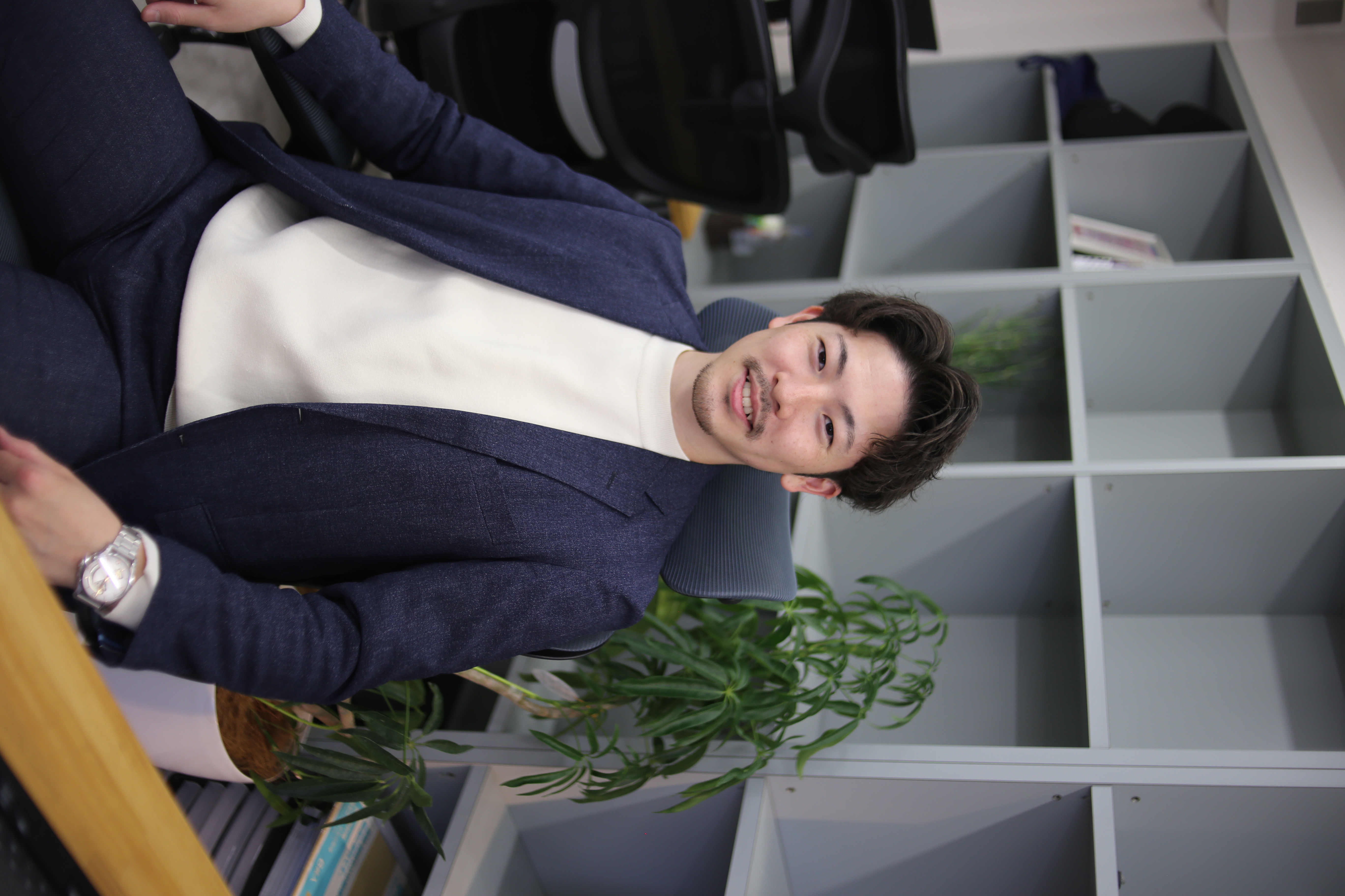 離職率が高く定着しない課題を表現した写真